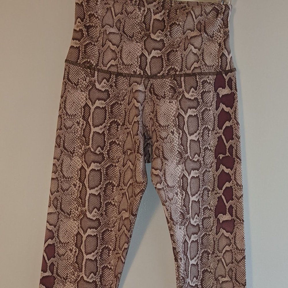 Onzie  High Rise (Full Length )Leggings in Python Print  S/M